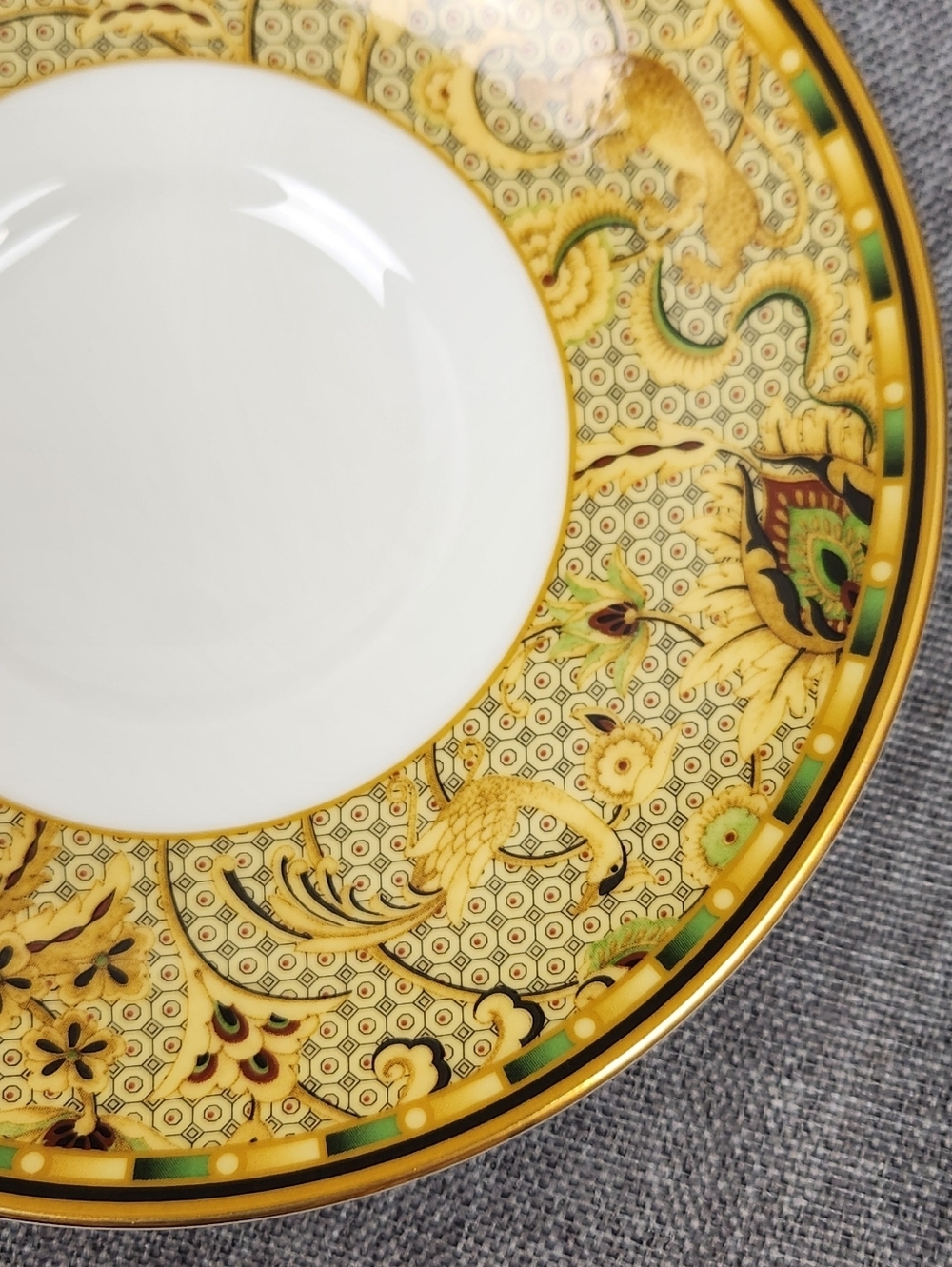Vintage Wedgwood England Persia Pattern Fine China 7 Piece Saucer Plate set. - Picture 3 of 6
